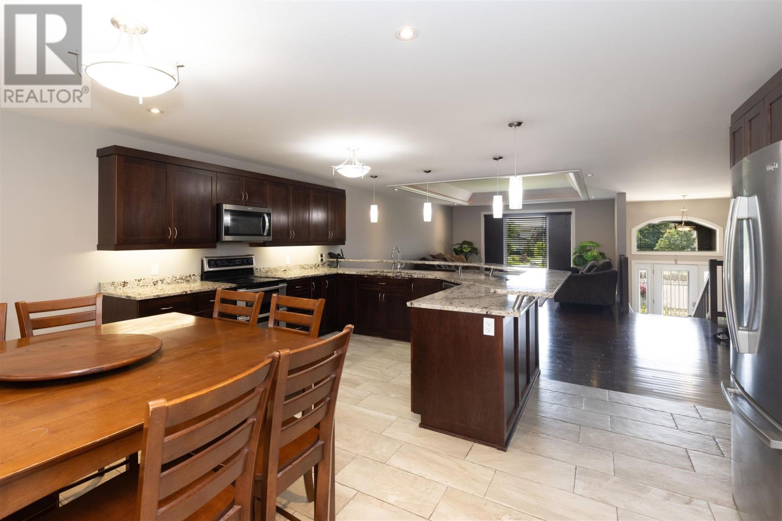 Photo 12 of 716 Lexington Cres, Thunder Bay ON