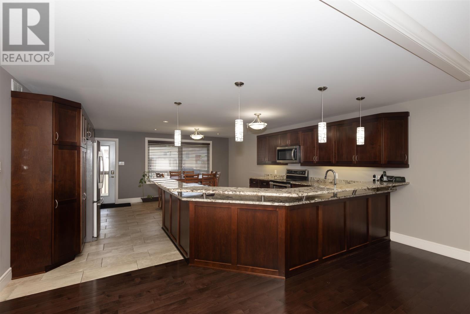 Photo 16 of 716 Lexington Cres, Thunder Bay ON