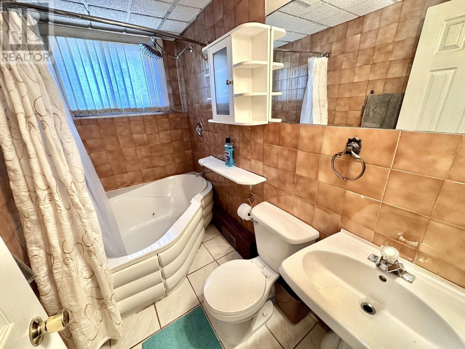 Photo 28 of 168 Valley St, Thunder Bay ON