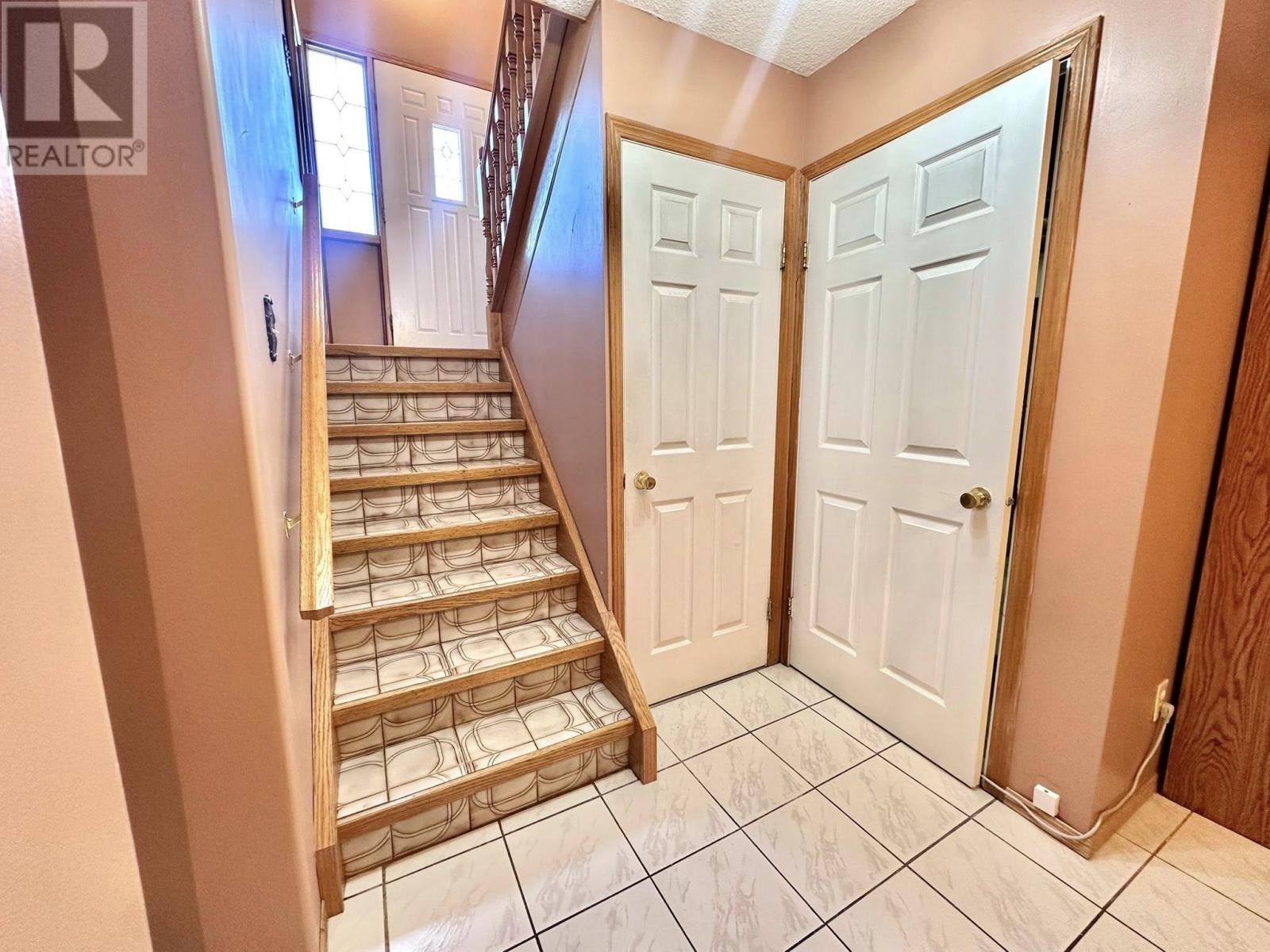 Photo 7 of 168 Valley St, Thunder Bay ON