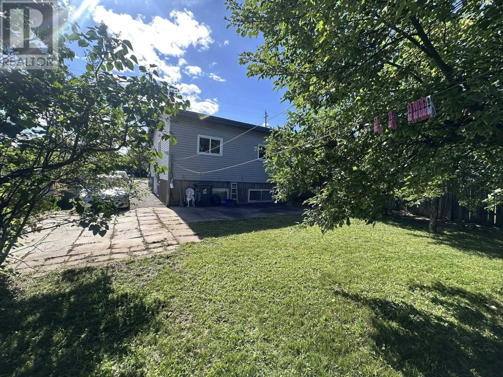 Photo 3 of 168 Valley St, Thunder Bay ON