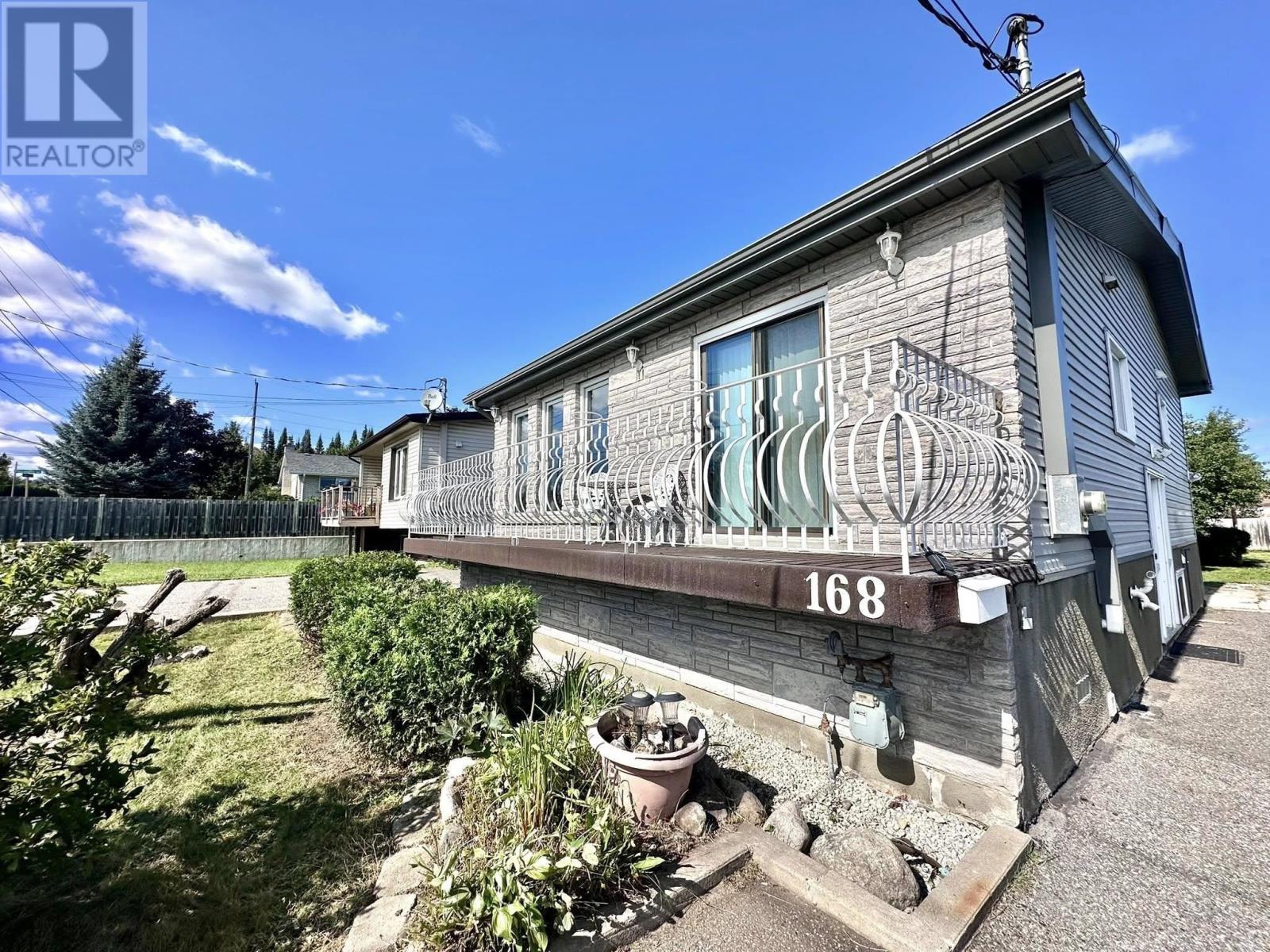 Photo 2 of 168 Valley St, Thunder Bay ON