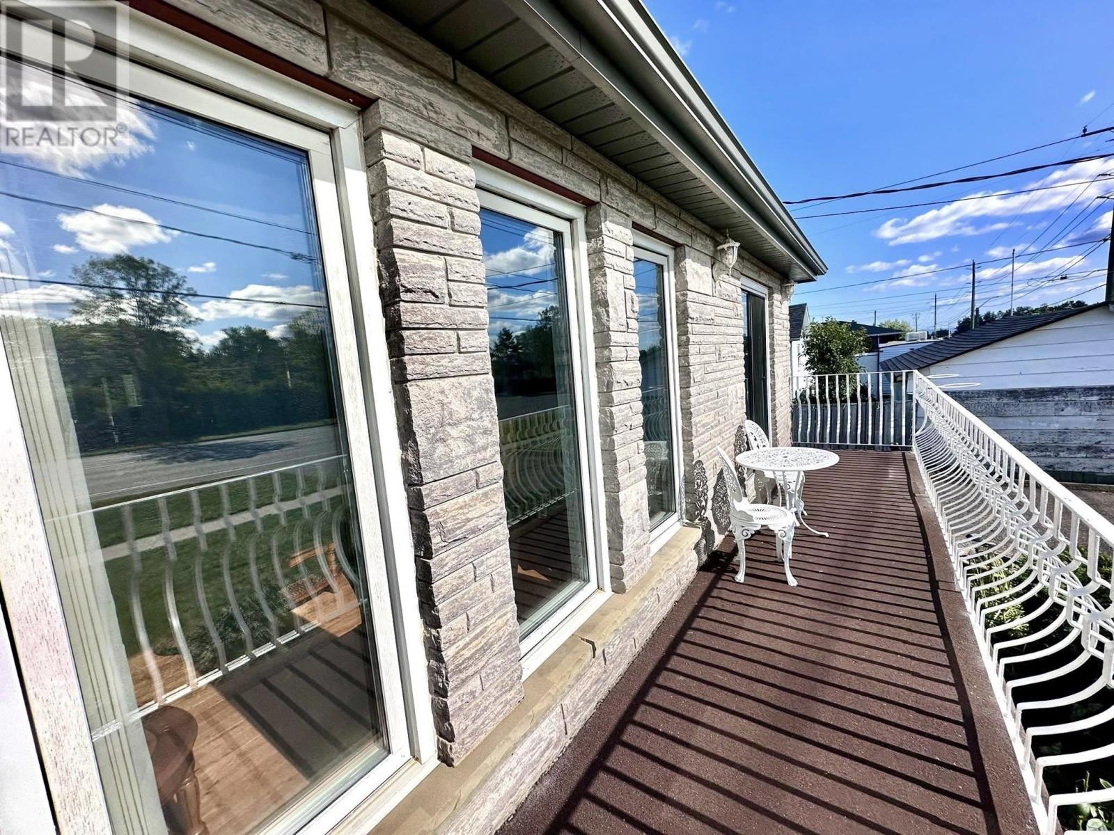 Photo 14 of 168 Valley St, Thunder Bay ON