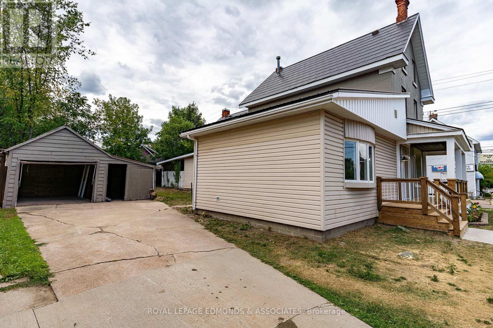 Photo 19 of 362 Christie Street, Pembroke ON