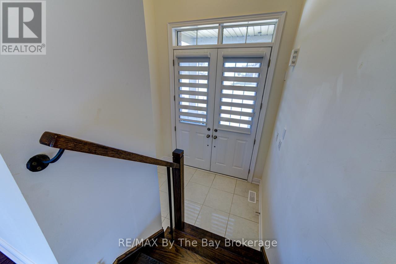Photo 5 of 19 Beatrice Drive, Wasaga Beach ON