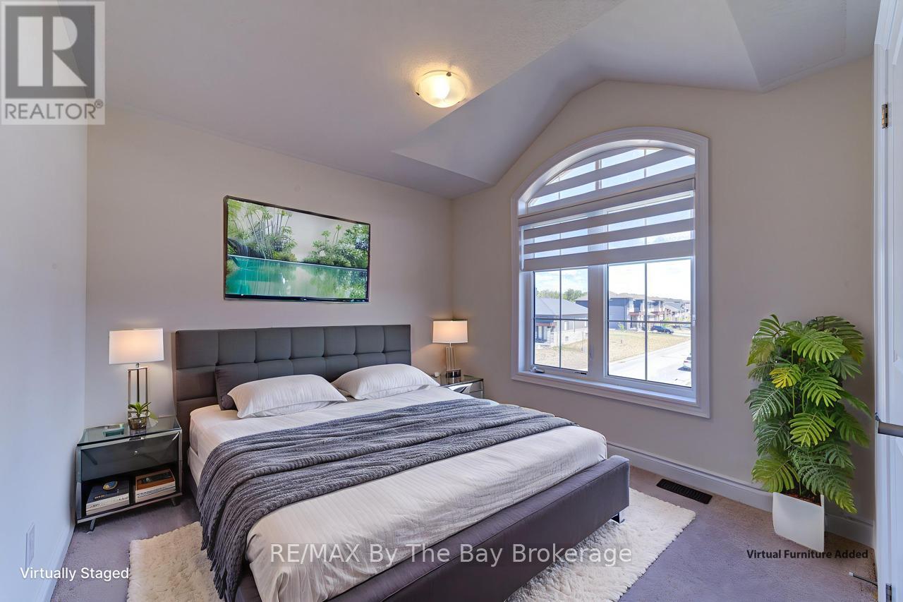 Photo 8 of 19 Beatrice Drive, Wasaga Beach ON