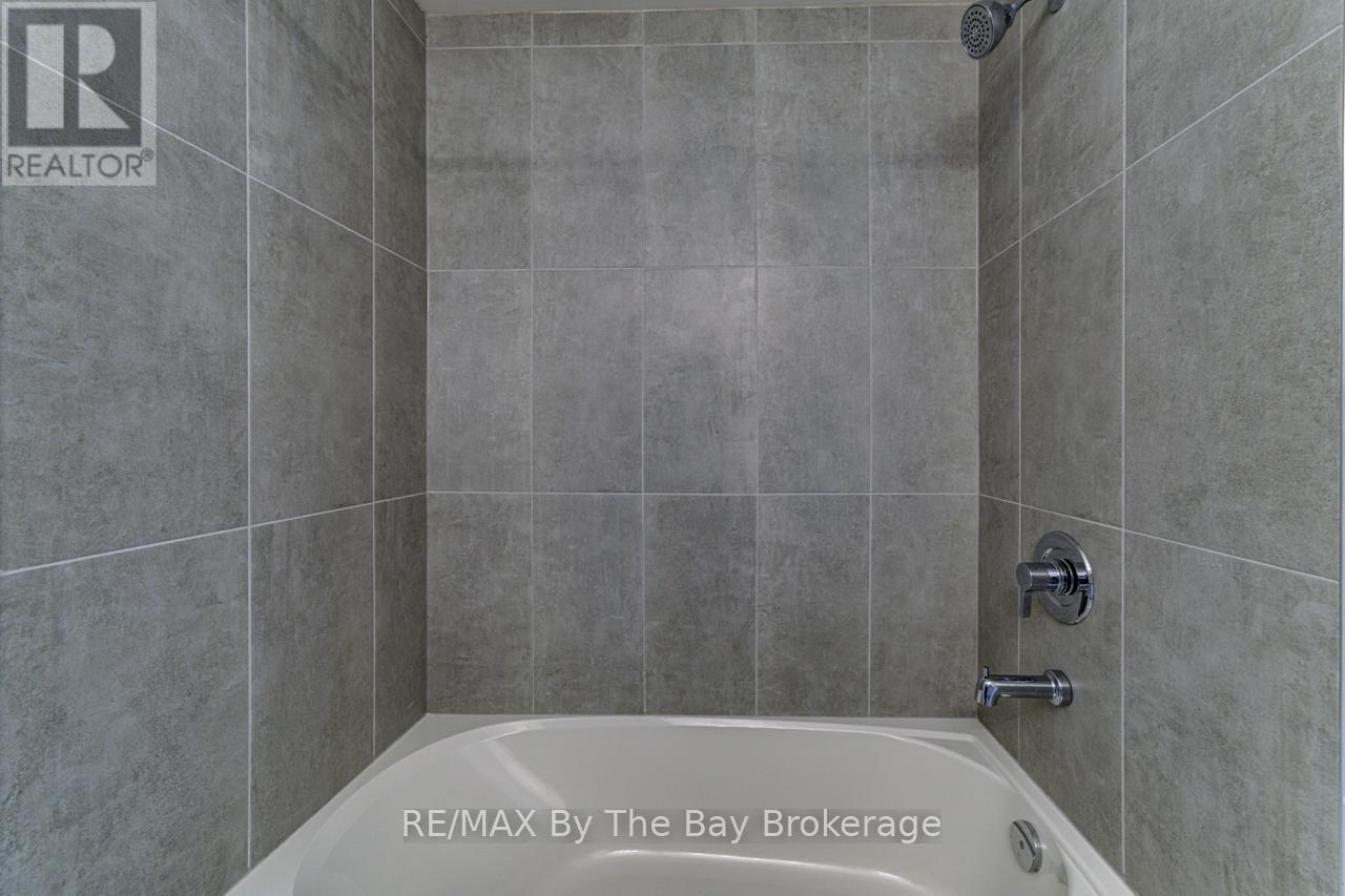 Photo 39 of 19 Beatrice Drive, Wasaga Beach ON