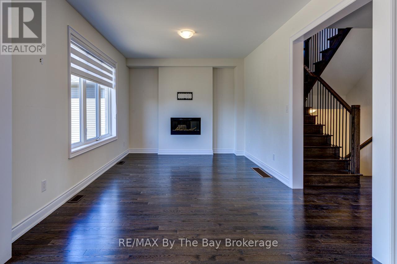 Photo 34 of 19 Beatrice Drive, Wasaga Beach ON