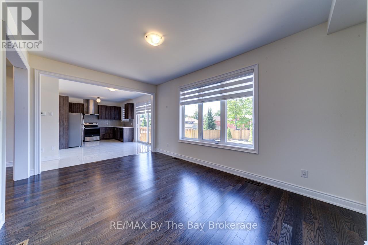 Photo 35 of 19 Beatrice Drive, Wasaga Beach ON