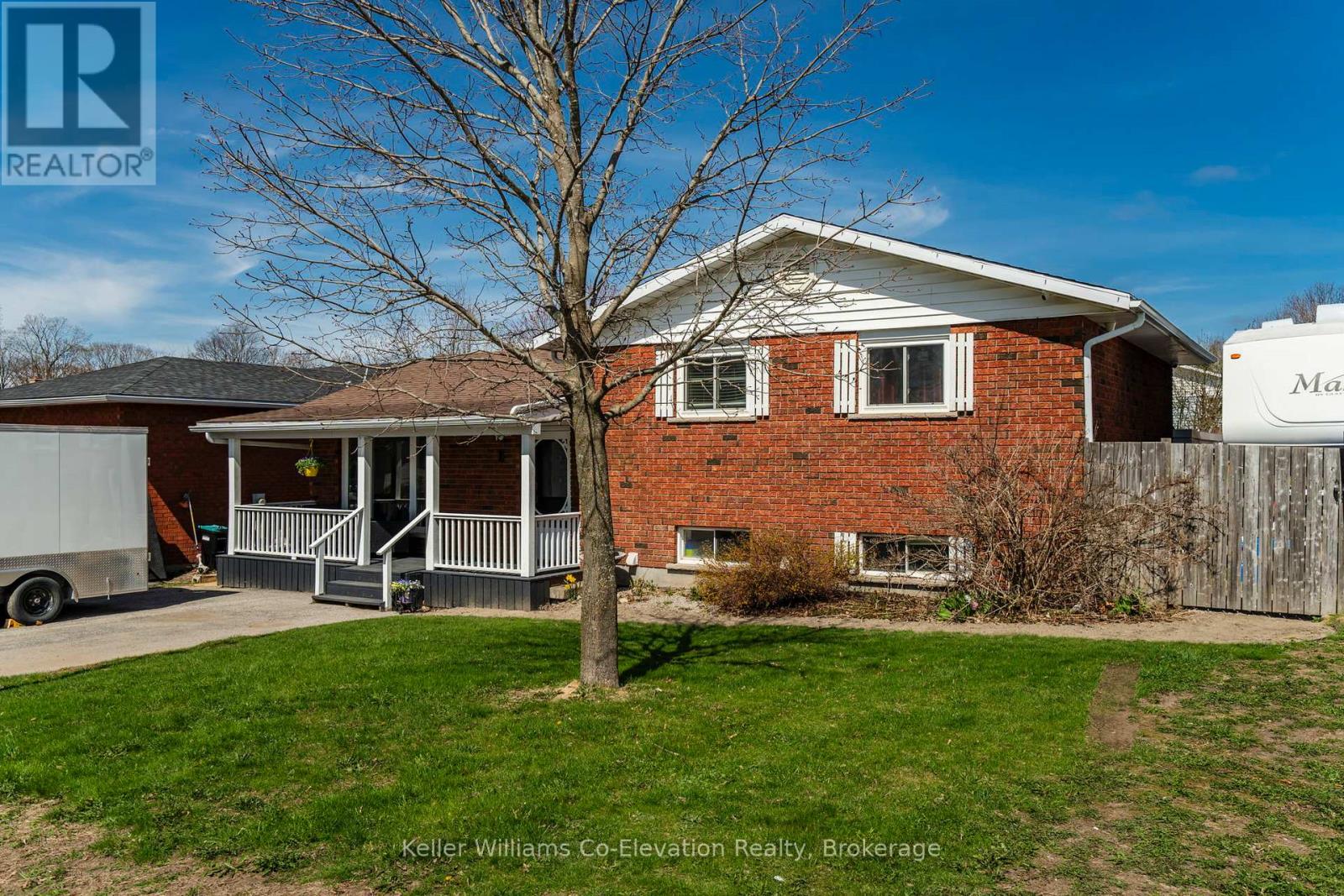 Photo 4 of 1 Bonaventure Place, Penetanguishene ON