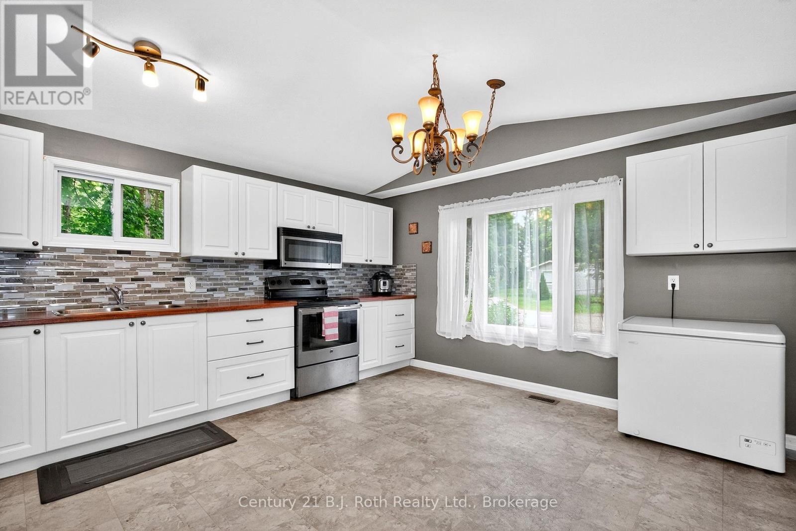 Photo 10 of 49 5263 Elliott Side Road, Tay ON