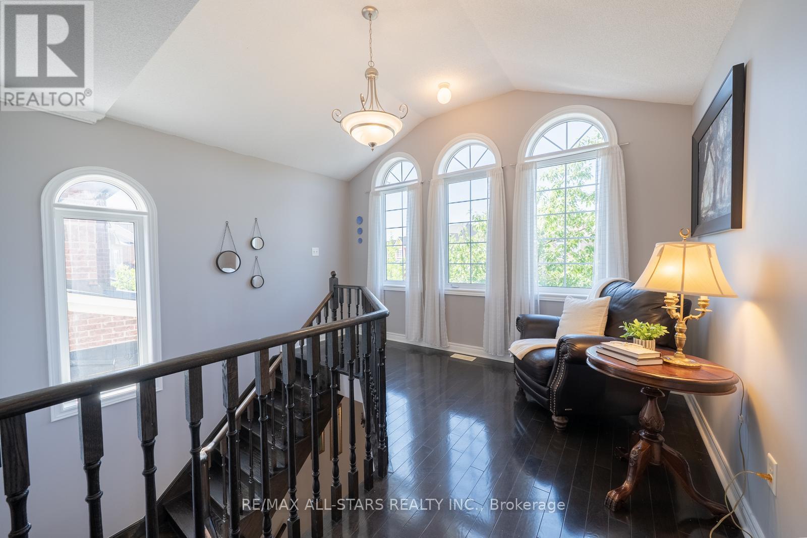 Photo 44 of 70 Isabella Garden Lane, Whitchurchstouffville ON