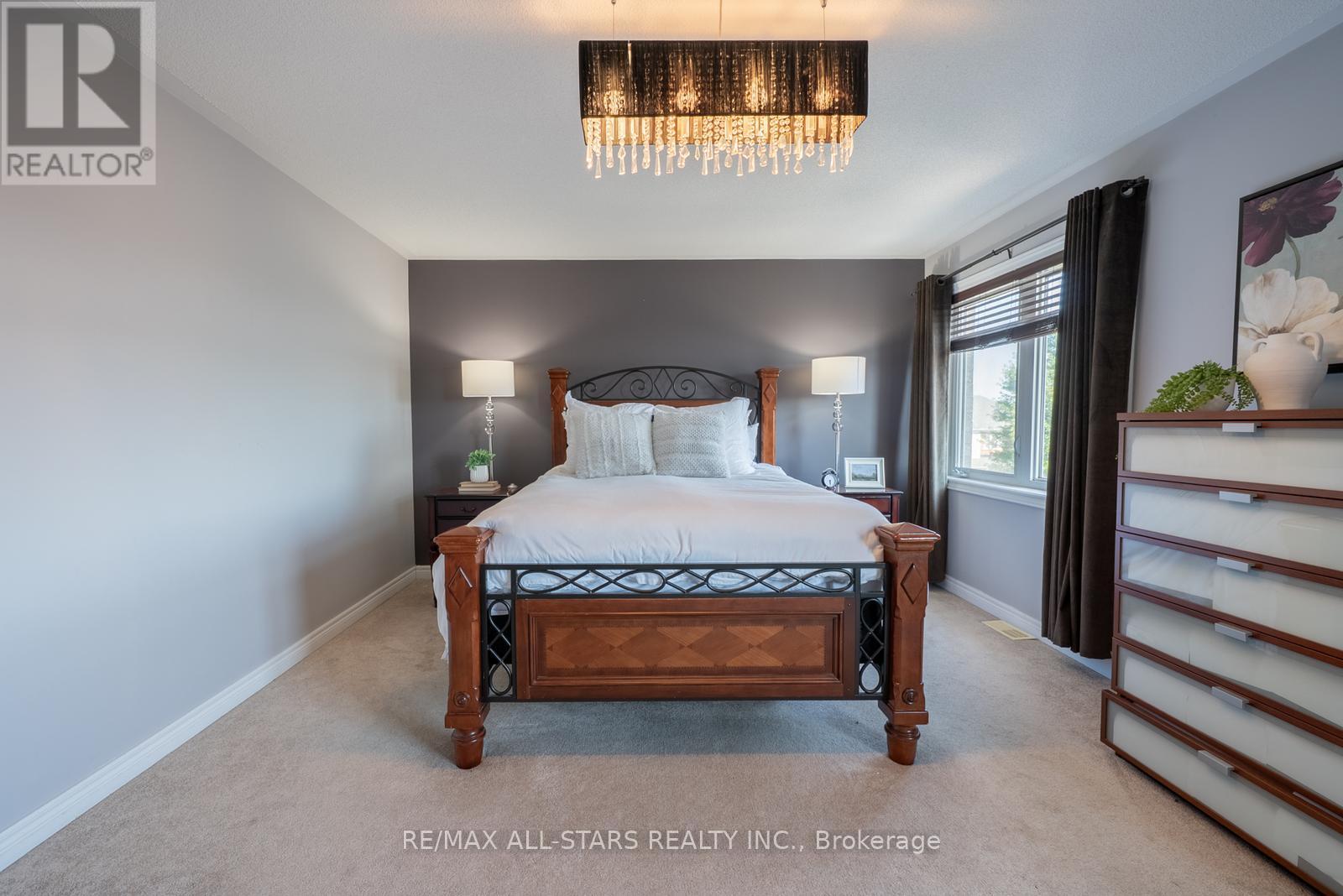 Photo 10 of 70 Isabella Garden Lane, Whitchurchstouffville ON