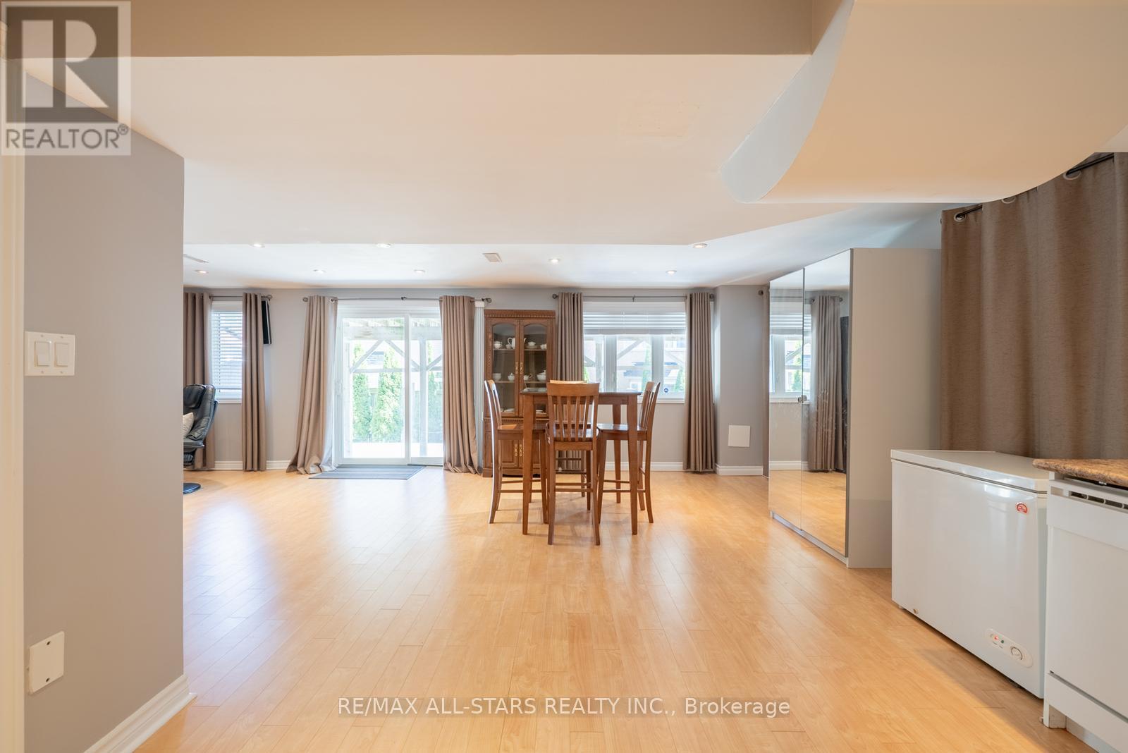 Photo 37 of 70 Isabella Garden Lane, Whitchurchstouffville ON