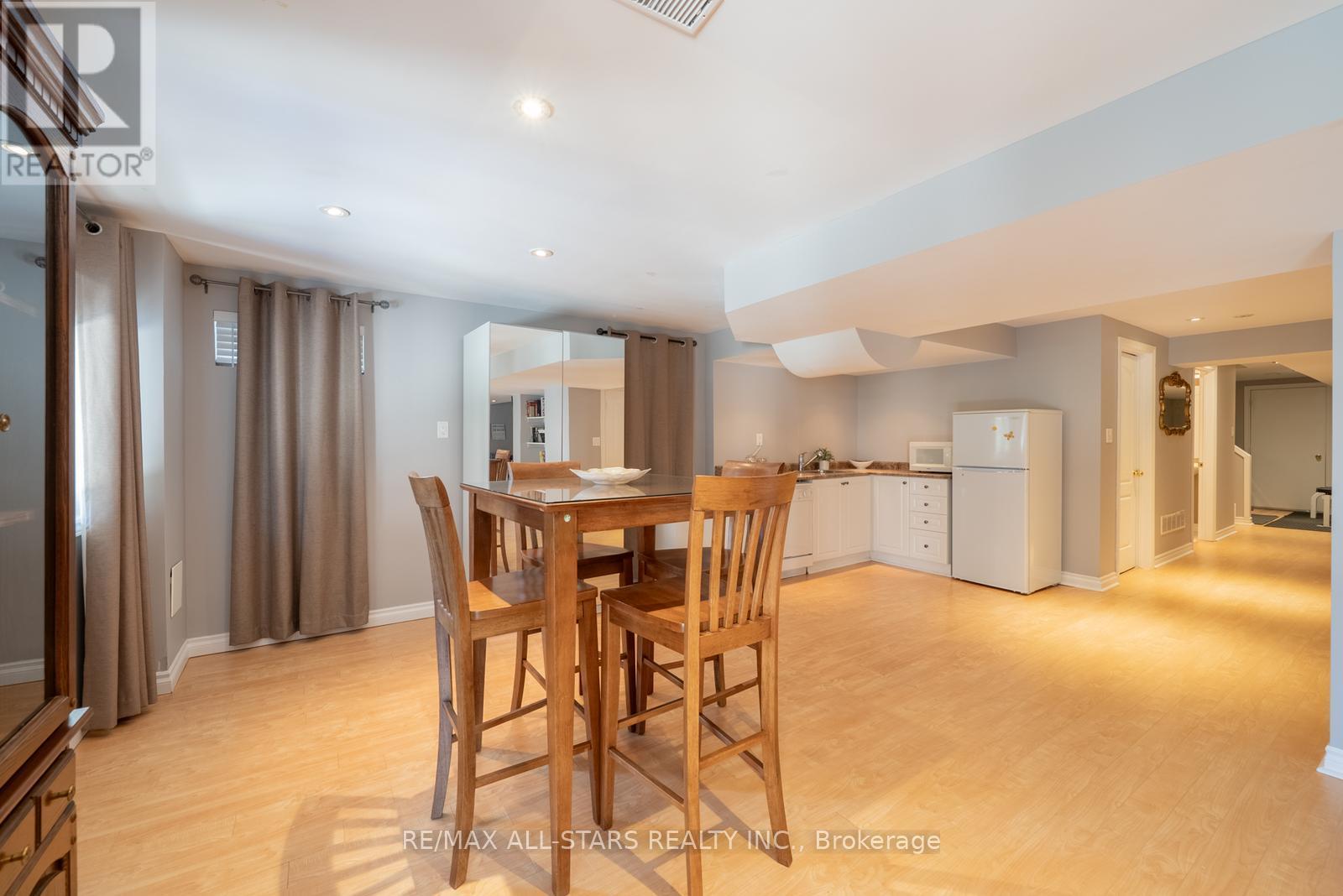 Photo 36 of 70 Isabella Garden Lane, Whitchurchstouffville ON