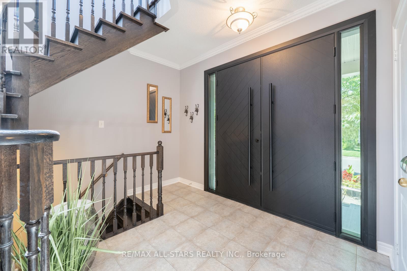 Photo 30 of 70 Isabella Garden Lane, Whitchurchstouffville ON