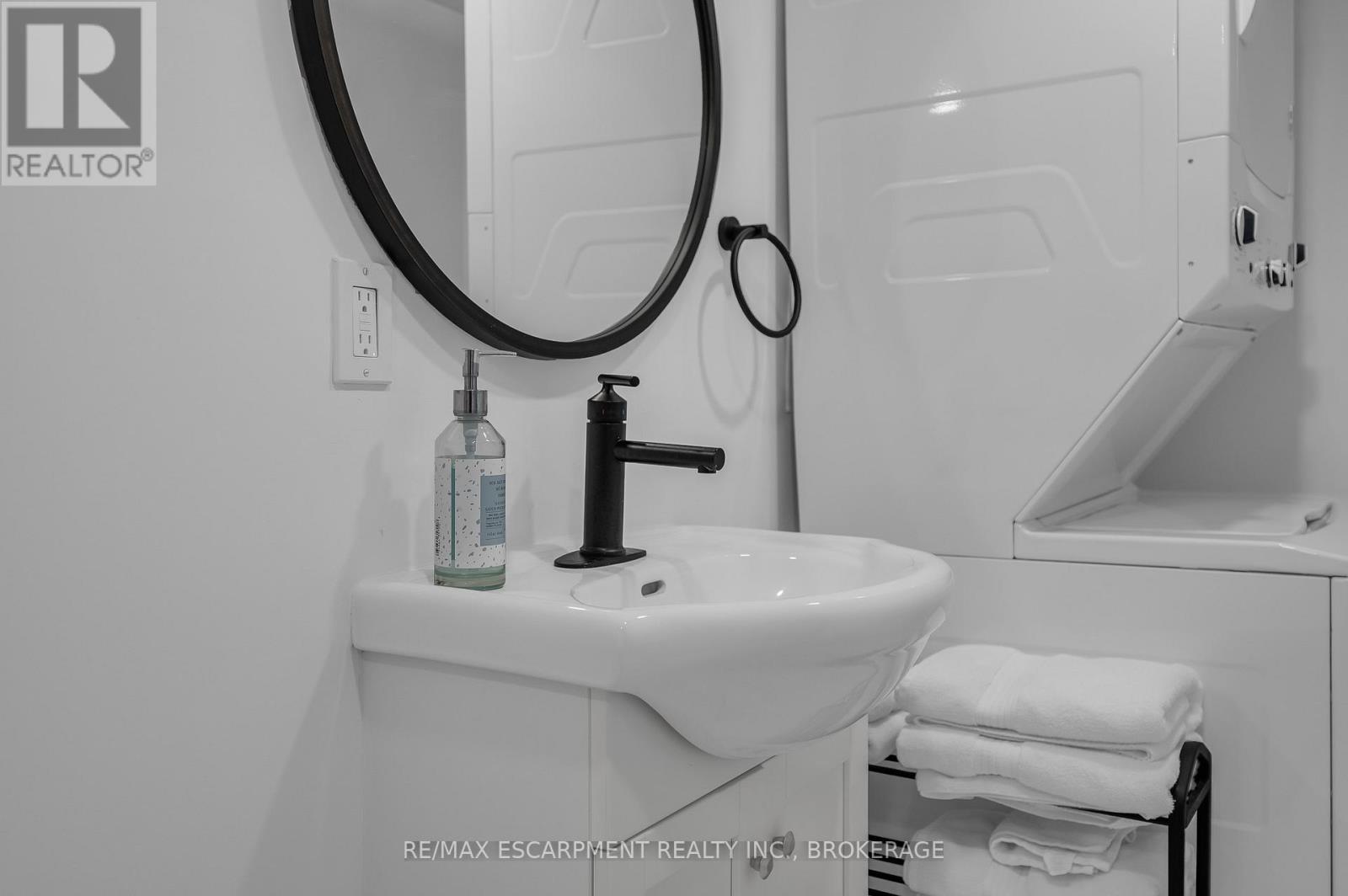 Photo 12 of 2 16 Golden Boulevard E, Welland ON