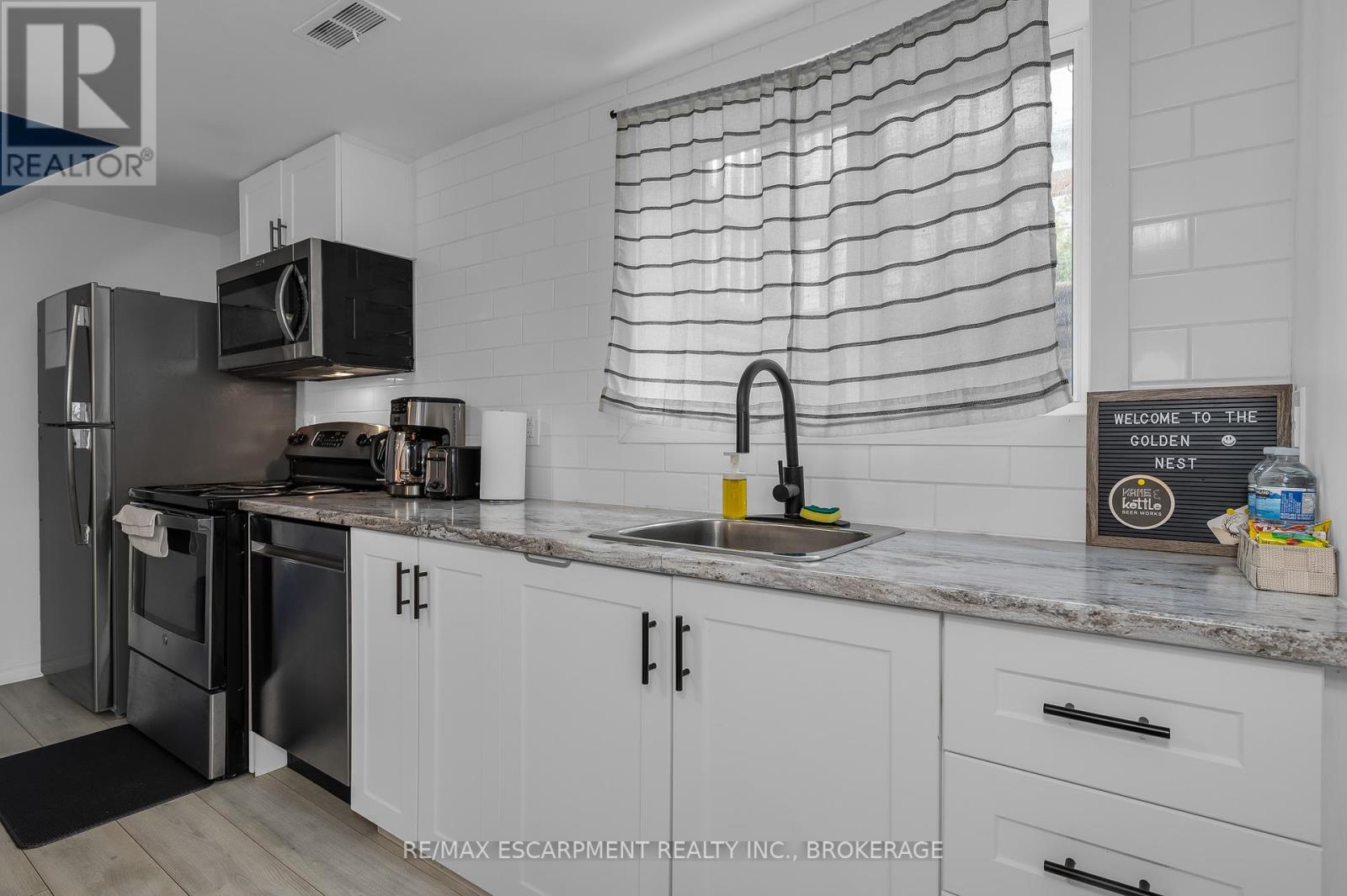 Photo 6 of 2 16 Golden Boulevard E, Welland ON