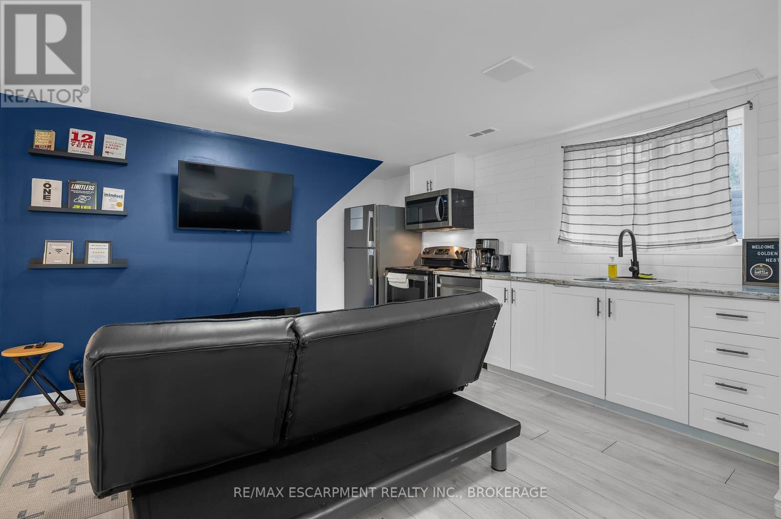 Photo 18 of 2 16 Golden Boulevard E, Welland ON