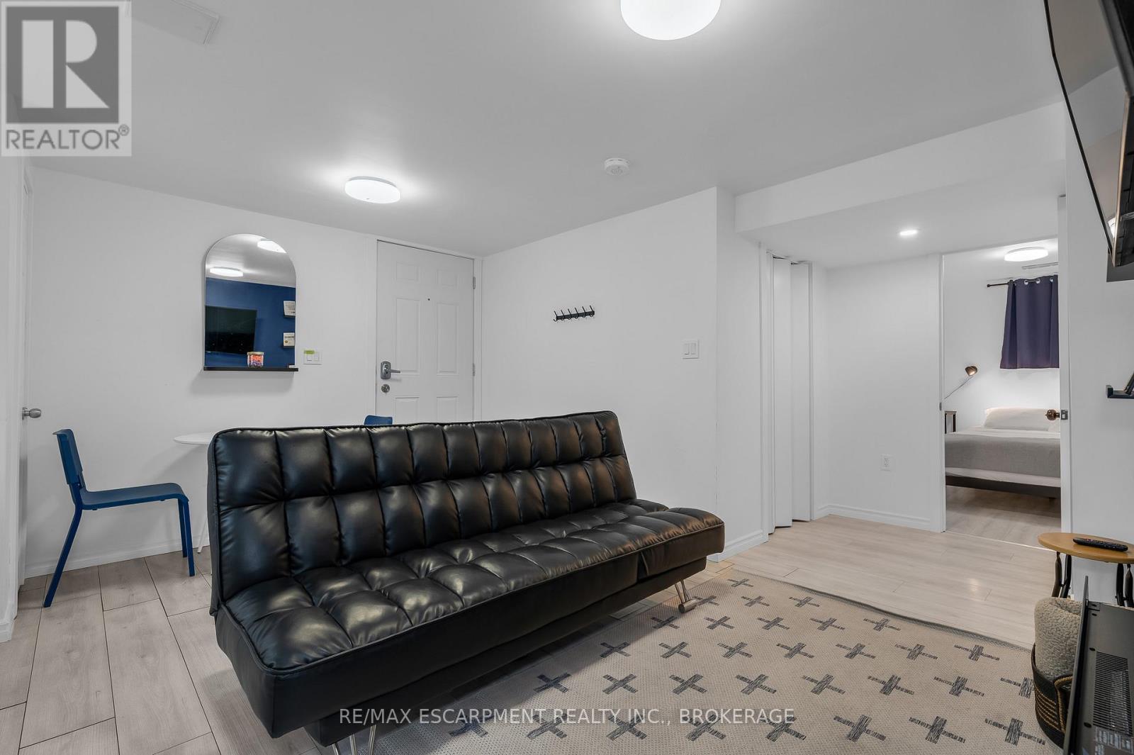 Photo 9 of 2 16 Golden Boulevard E, Welland ON