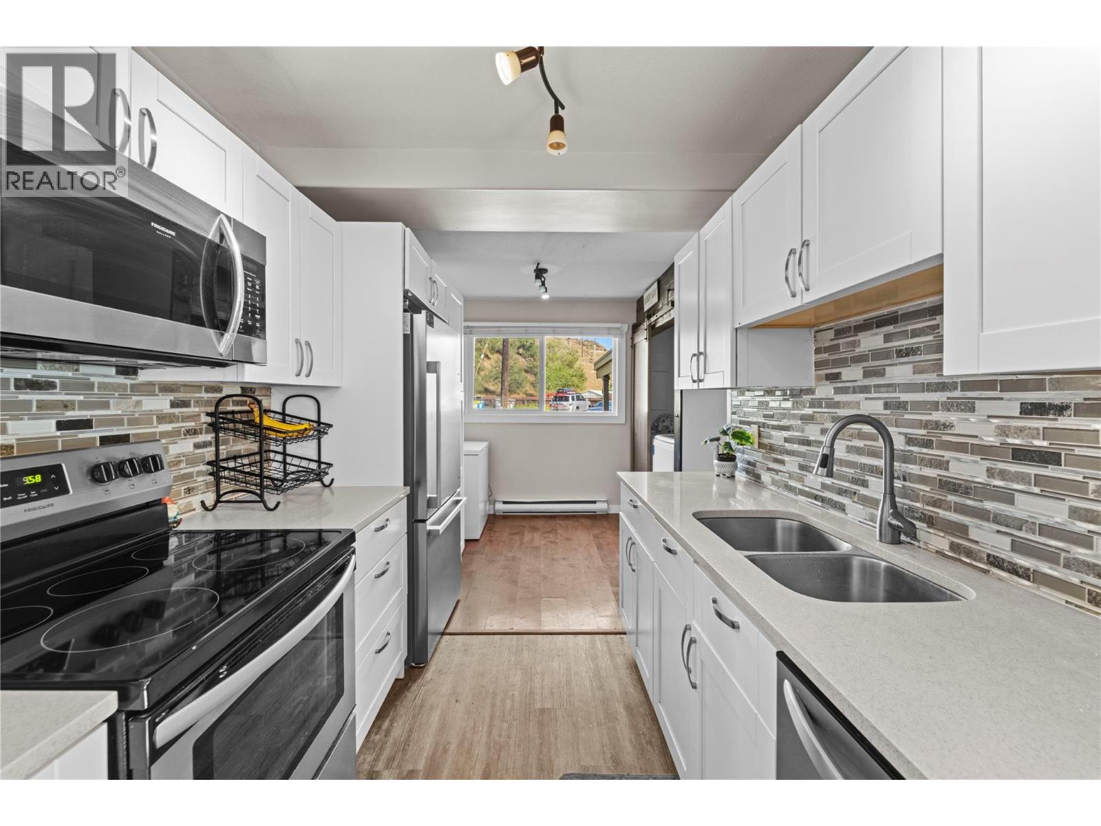 #4 700 COLLINGWOOD DRIVE - 3