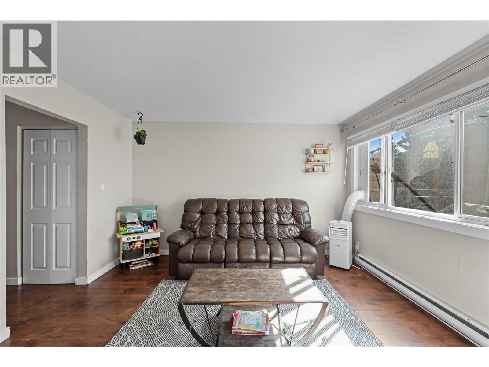 #4 700 COLLINGWOOD DRIVE - 9