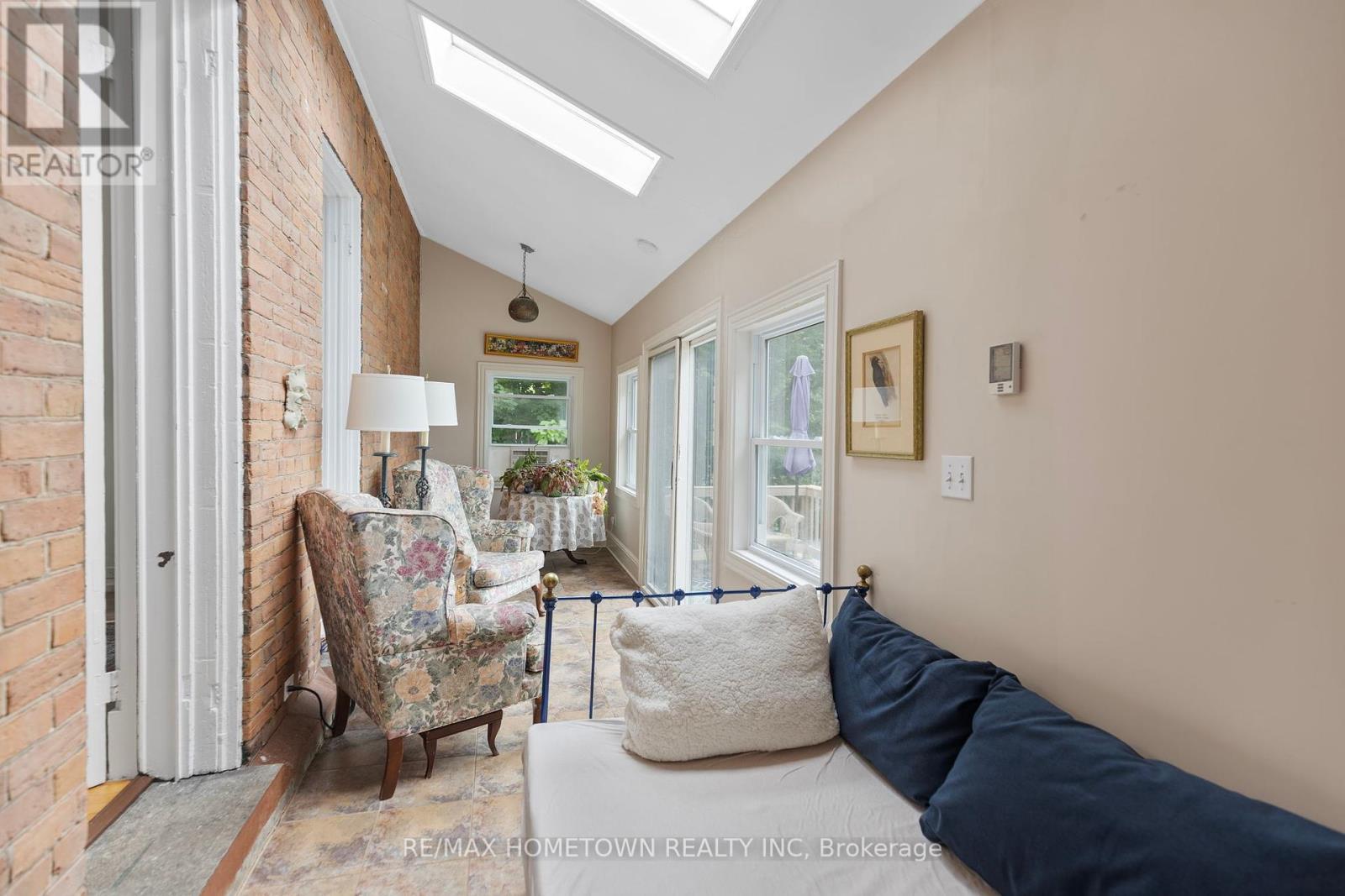 Photo 33 of 157 Dibble Street W, Prescott ON