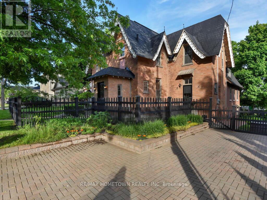 Photo 2 of 157 Dibble Street W, Prescott ON