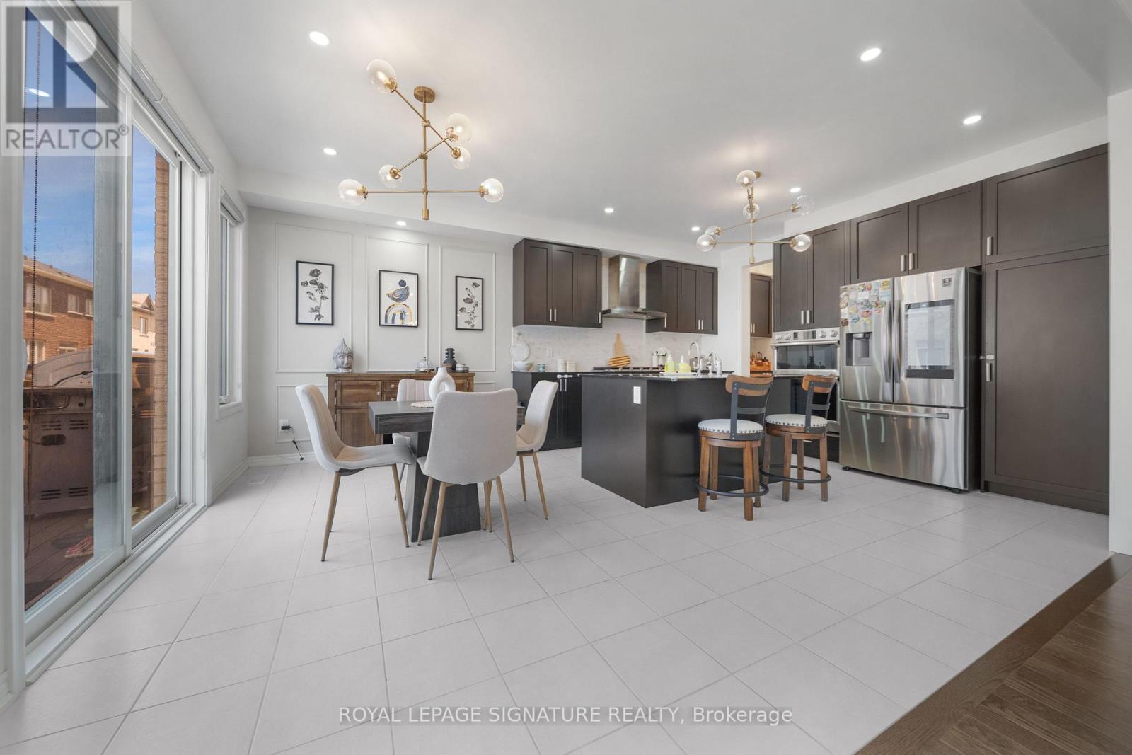 Photo 17 of 372 Clockwork Drive, Brampton ON
