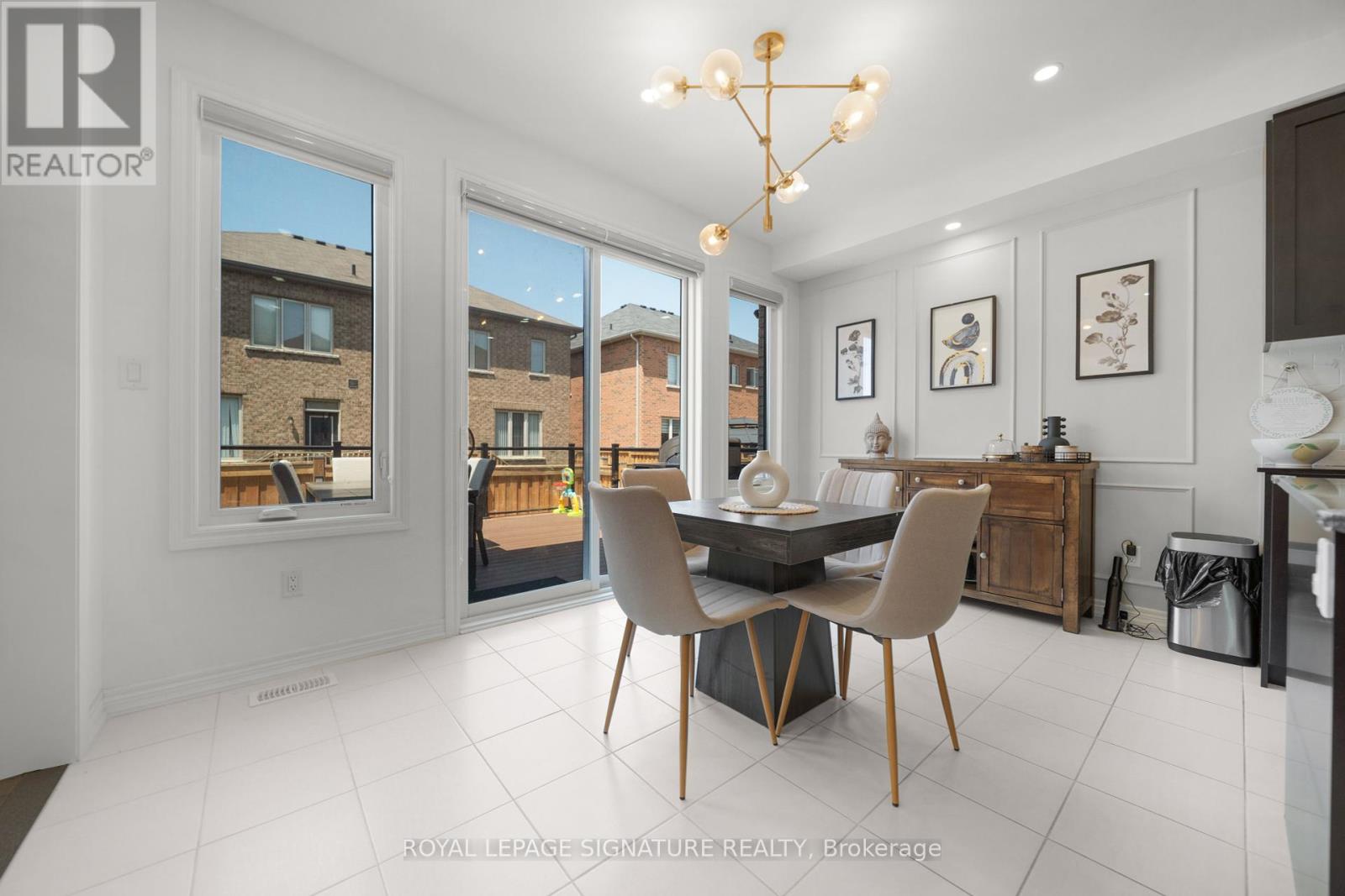 Photo 18 of 372 Clockwork Drive, Brampton ON