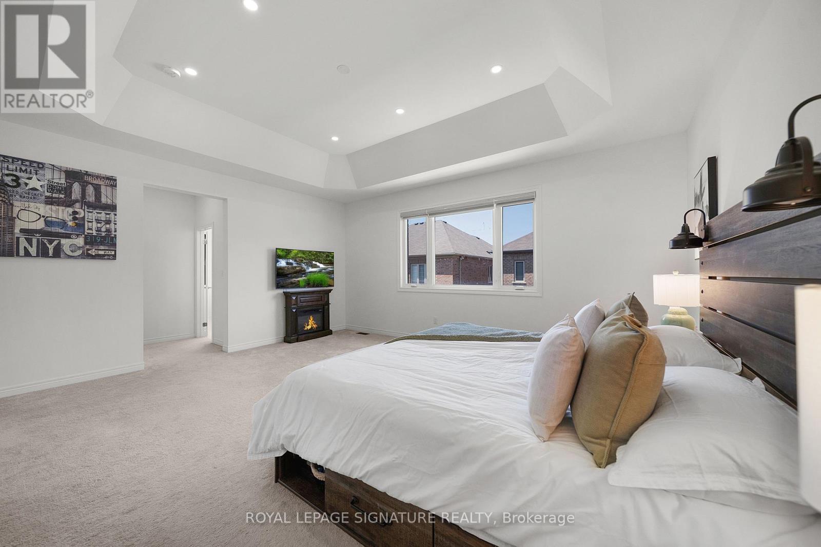 Photo 11 of 372 Clockwork Drive, Brampton ON