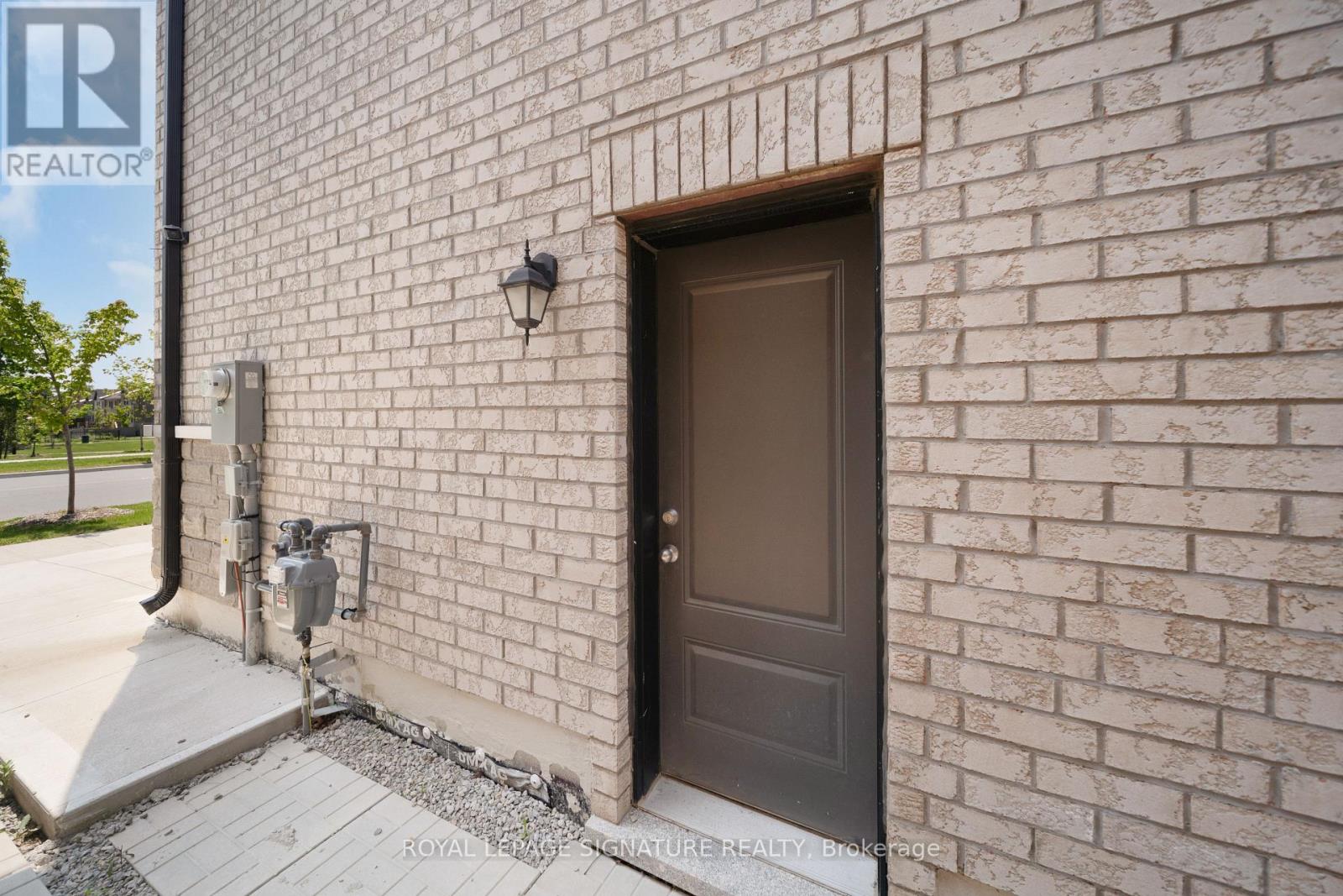 Photo 20 of 372 Clockwork Drive, Brampton ON