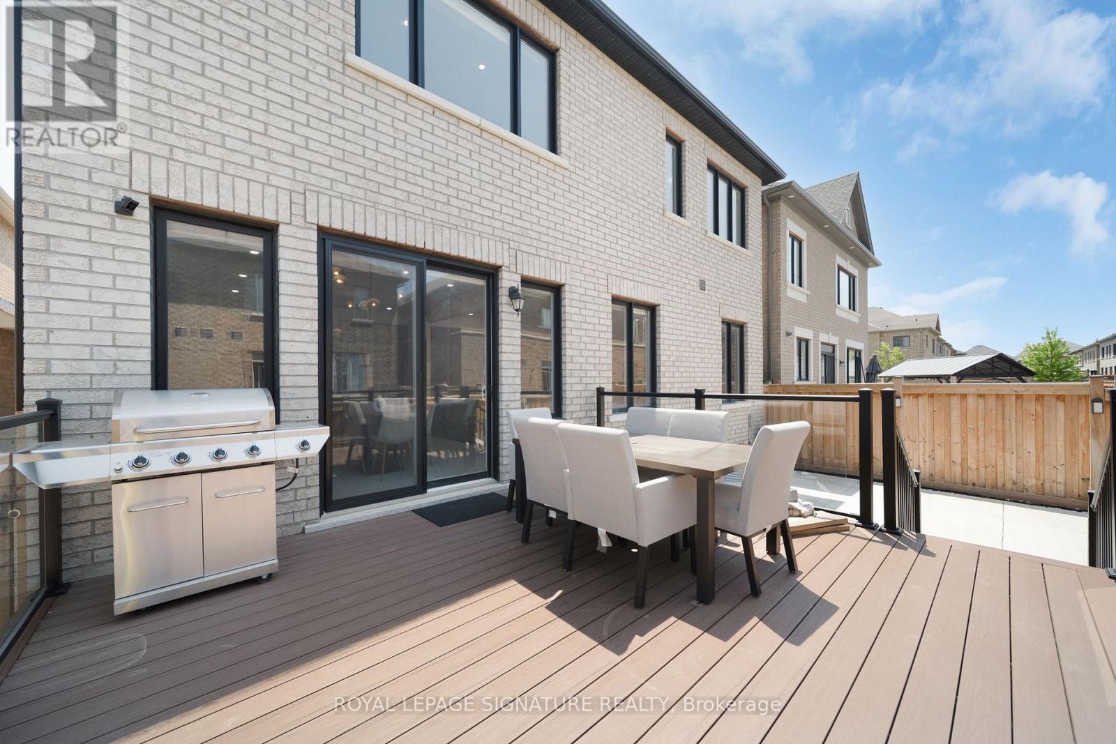 Photo 8 of 372 Clockwork Drive, Brampton ON