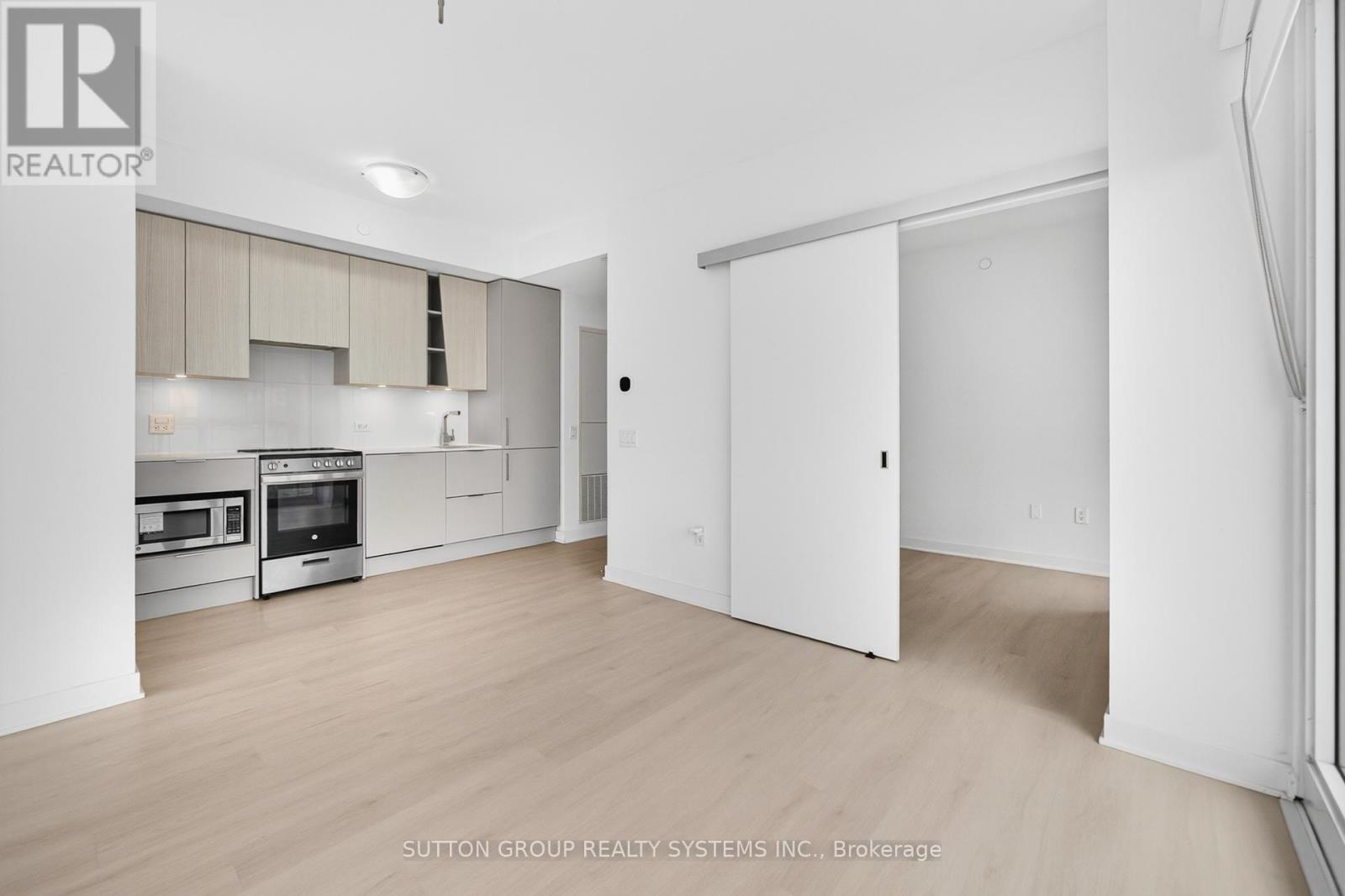Photo 17 of 4710 3900 Confederation Parkway, Mississauga ON