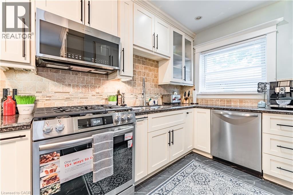 Photo 20 of 98 Sherman Avenue S, Hamilton ON