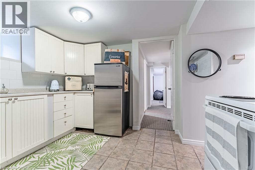 Photo 32 of 98 Sherman Avenue S, Hamilton ON