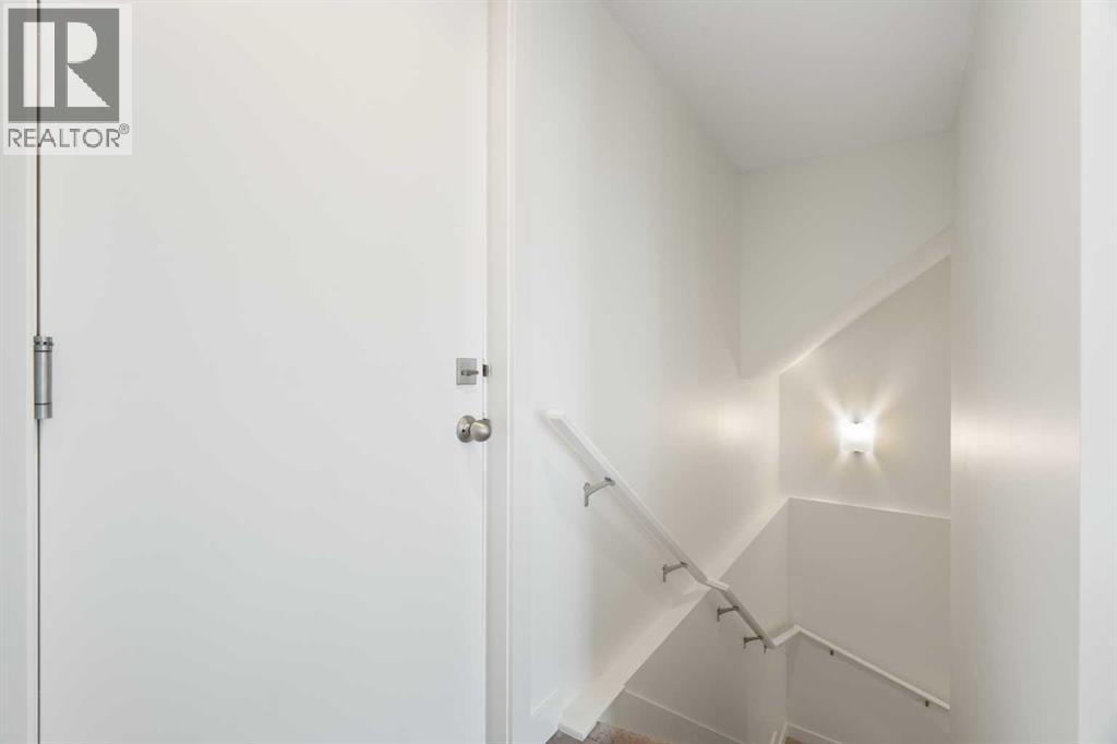 Photo 21 of 60 2117 81 Street Sw, Calgary AB