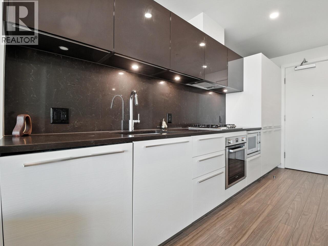 Photo 3 of 1201 6383 Mckay Avenue, Burnaby BC