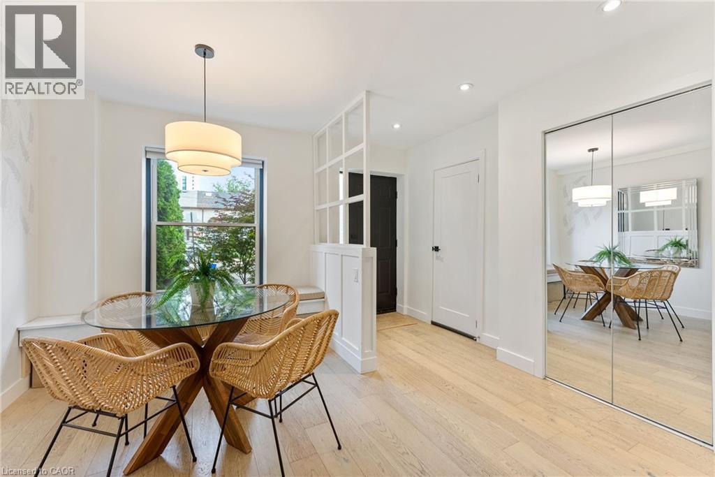 Photo 6 of 23 Macaulay Street W Unit 2, Hamilton ON