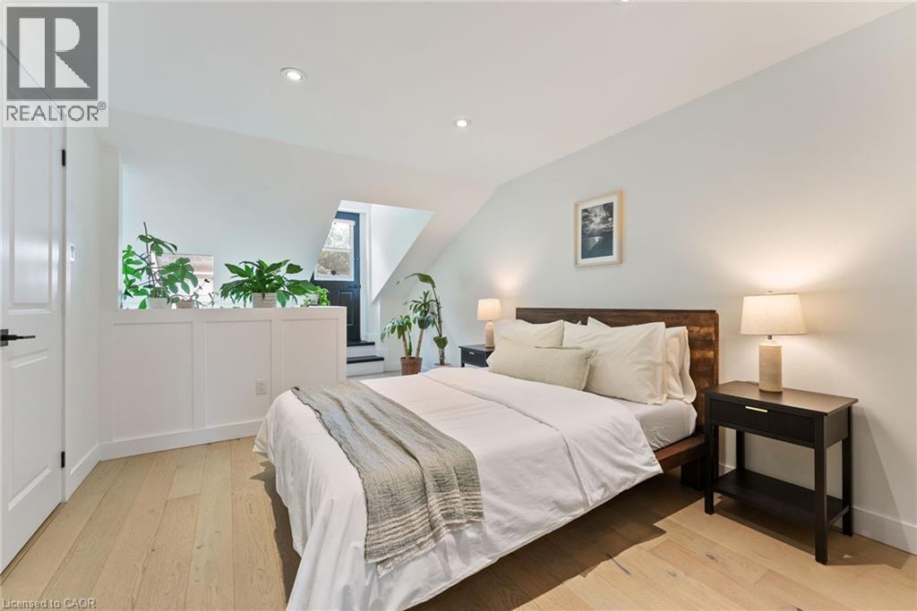 Photo 10 of 23 Macaulay Street W Unit 2, Hamilton ON