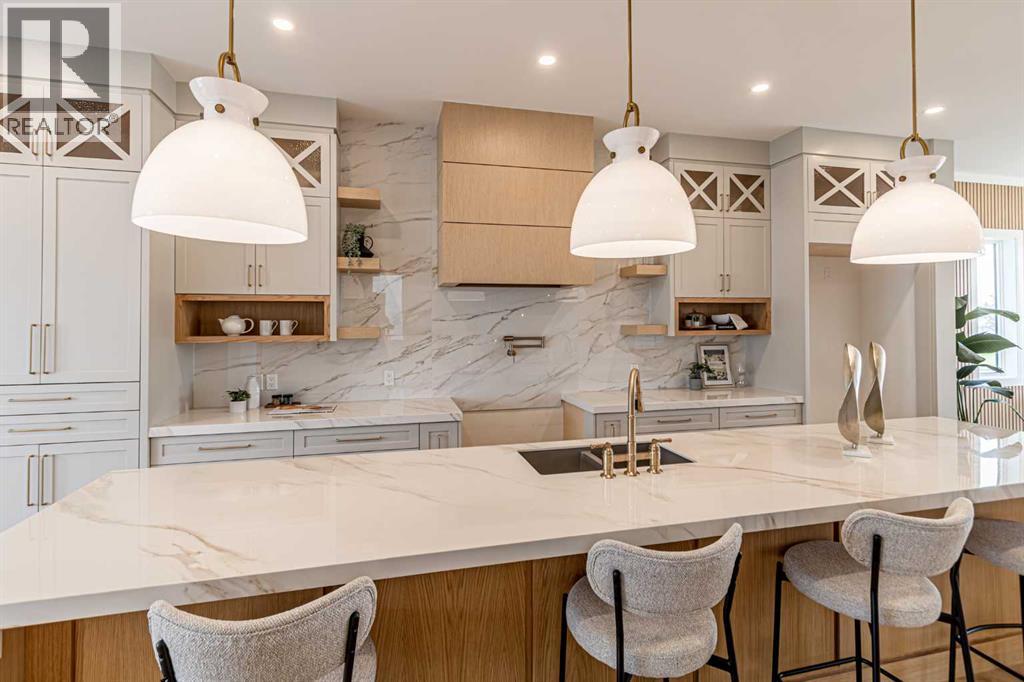 Photo 6 of 1940 50 Avenue Sw, Calgary AB