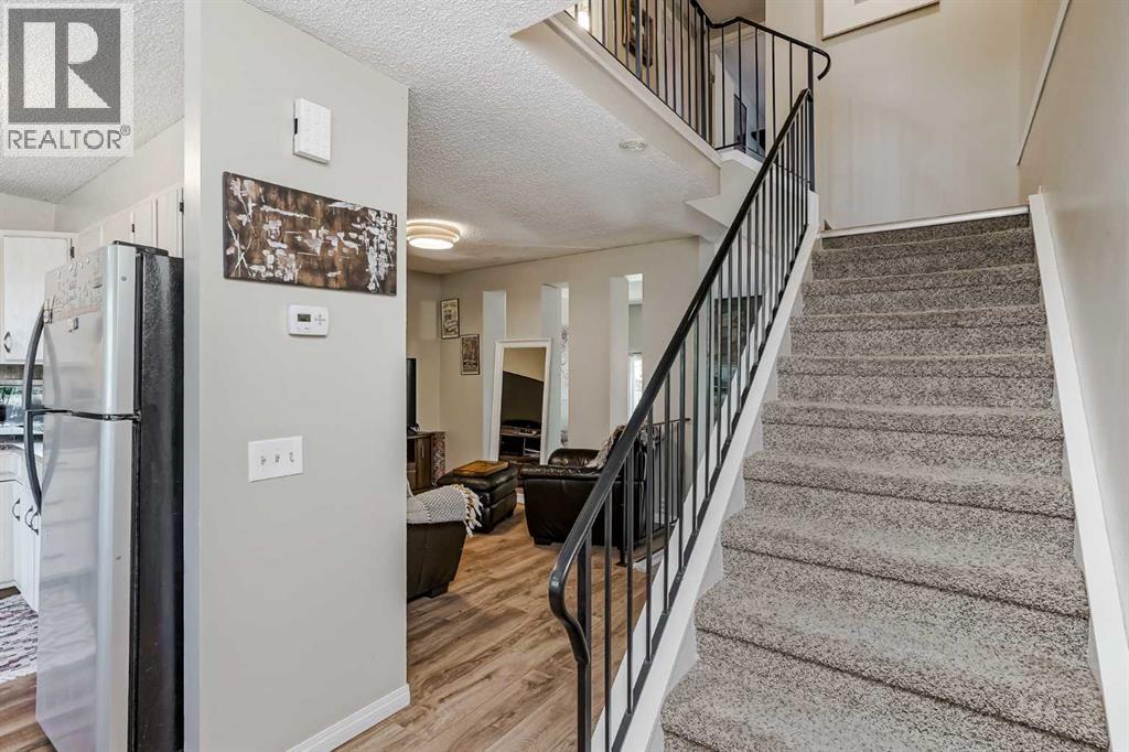 Photo 12 of 29 99 Midpark Gardens Se, Calgary AB