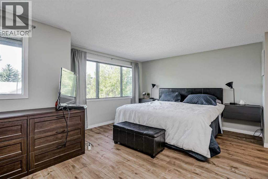 Photo 5 of 29 99 Midpark Gardens Se, Calgary AB