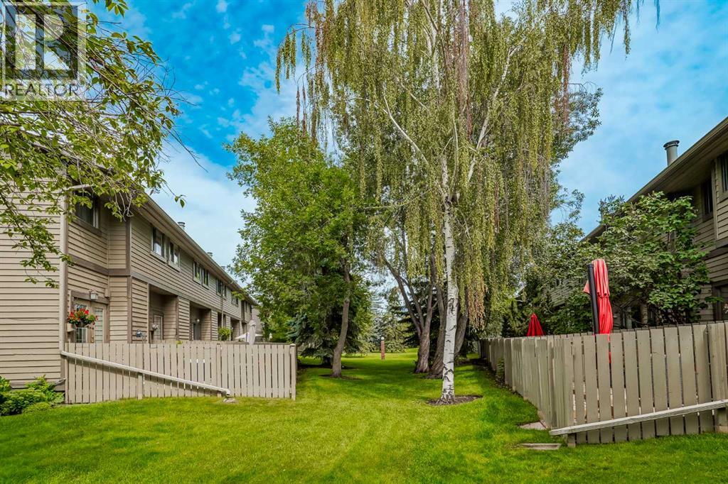 Photo 7 of 29 99 Midpark Gardens Se, Calgary AB