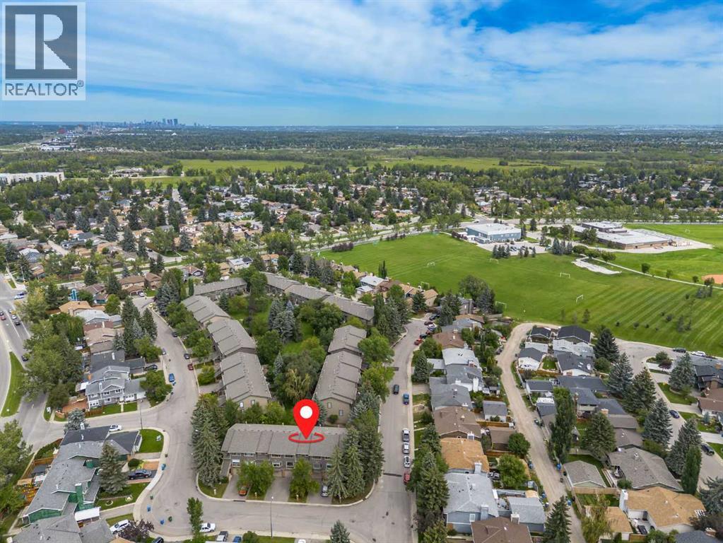 Photo 9 of 29 99 Midpark Gardens Se, Calgary AB