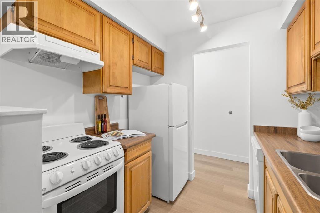 Photo 5 of 206 2885 Spruce Street, Vancouver BC