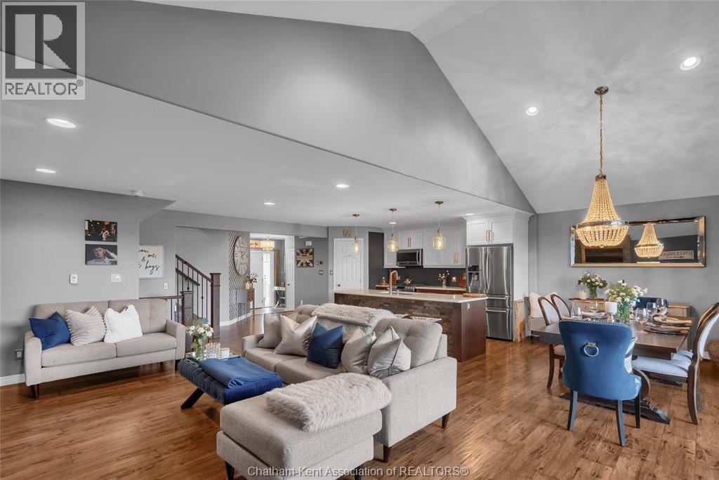 Photo 17 of 247 Hudson Drive, Chatham ON