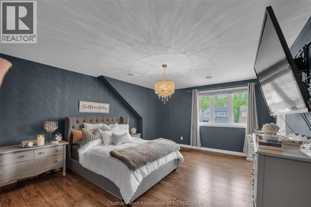 Photo 45 of 247 Hudson Drive, Chatham ON