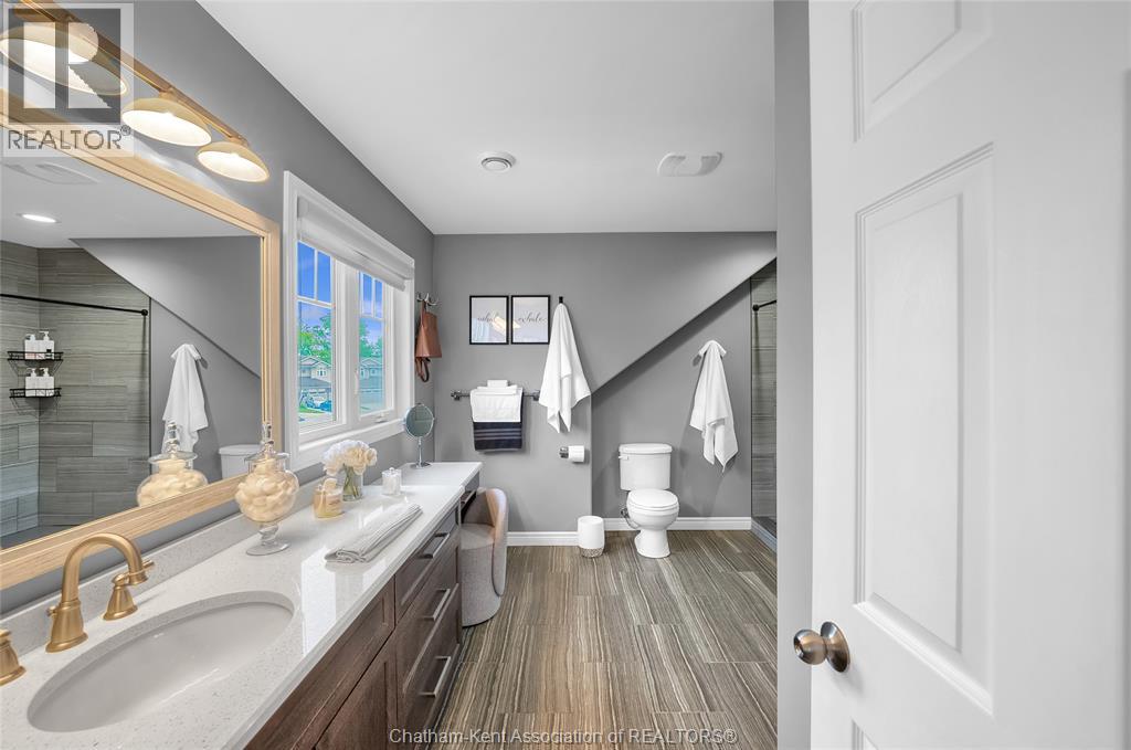 Photo 48 of 247 Hudson Drive, Chatham ON