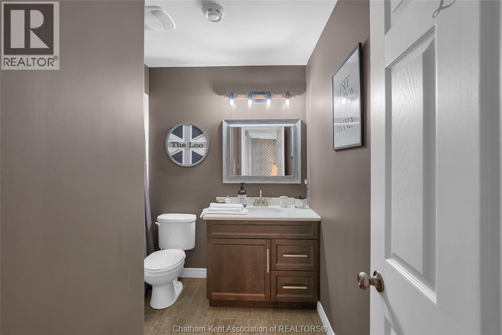 Photo 6 of 247 Hudson Drive, Chatham ON
